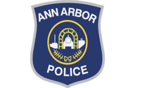 شرطة آن آربور تبحث عن مشتبه به اعتدى جنسيآ على امرأة بعد أن واعدته عبر تطبيق المواعدة في مرآب للسيارات بالقرب من حرم جامعة ميشغان