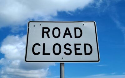 إغلاق جزء من الطريق السريع I-94 عند ممرات EB شرق شارع فان دايك في ديترويت أمام تحقيقات الشرطة صباح اليوم الاثنين