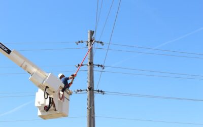أكثر من 207 آلاف من عملاءِ DTE Energy بدون كهرباء بعدَ العواصف الشّديدة في جنوبِ شرقِ ميشيغان