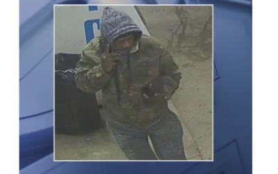 شرطة مدينة ديترويت تبحث عن مشتبه به مطلوب بعد سرقتة لسيارة كان بداخلها طفلة تبلغ من العمر 3 سنوات