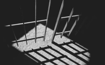 عقوبةٌ إلزامية لاتقلُّ عن خمس وعشرين عاماً في السجن لرجلٍ مدانٍ في قضيةِ اعتداءٍ جنسيٍّ في مقاطعةِ ماكومب