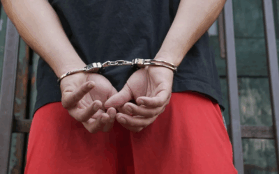 تحقيقٌ في قضية احتيال في ستيرلينج هايتس يسفر عن إلقاء القبض على مشتبه به في جريمة قتل مزدوجة في تينيسي