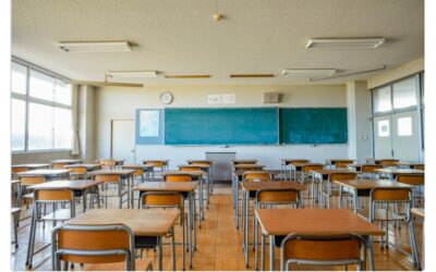 إيقاف مساعد مدير مدرسة في ديترويت بعد اتهامات بسلوك غير لائق