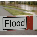 فيضانات عطلة عيد الفصح تعزل أجزاء من هولي تاونشيب