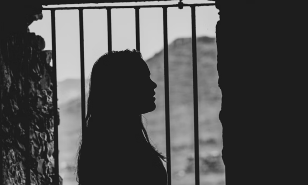 بعد نجاتها من الإعدام.. كريستا بايك تستعيد وعيها أثناء تلقي العلاج في المستشفى
